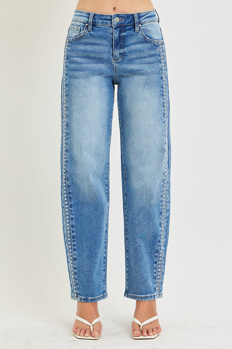 HIGH RISE ANKLE BARREL EMBO DETAILED JEANS
