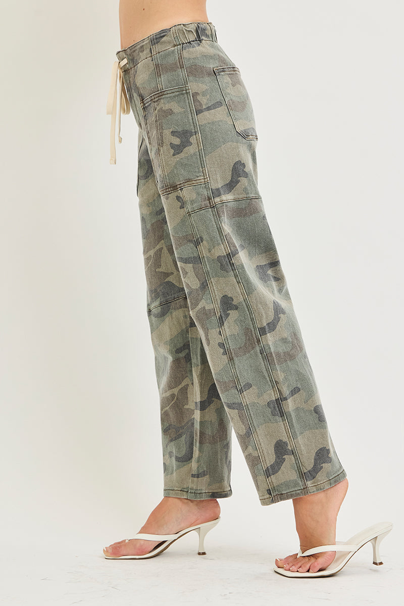 SLOUCHY CROP BARREL CAMO PANTS