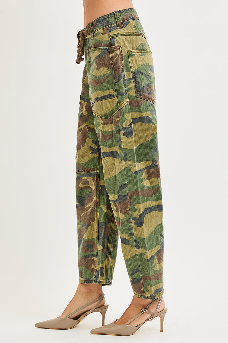 SLOUCHY CROPPED RELAXED BARREL LEG CAMO PANTS