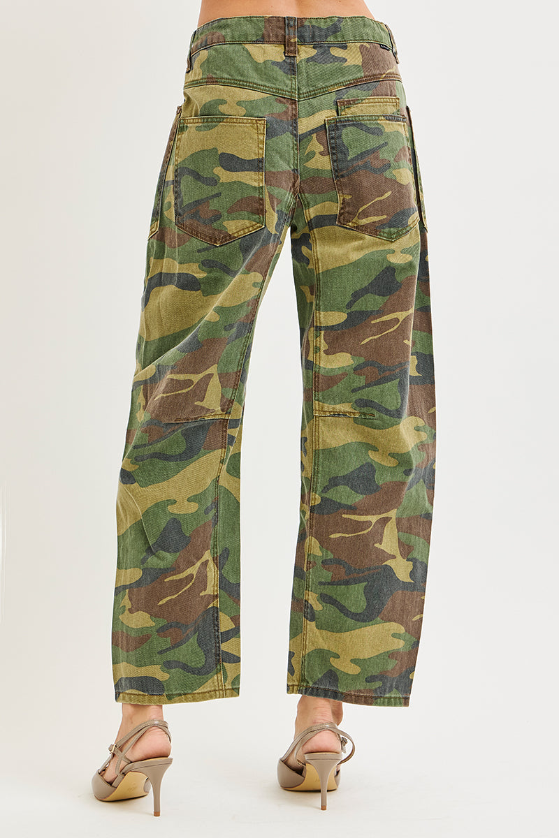 SLOUCHY CROPPED RELAXED BARREL LEG CAMO PANTS