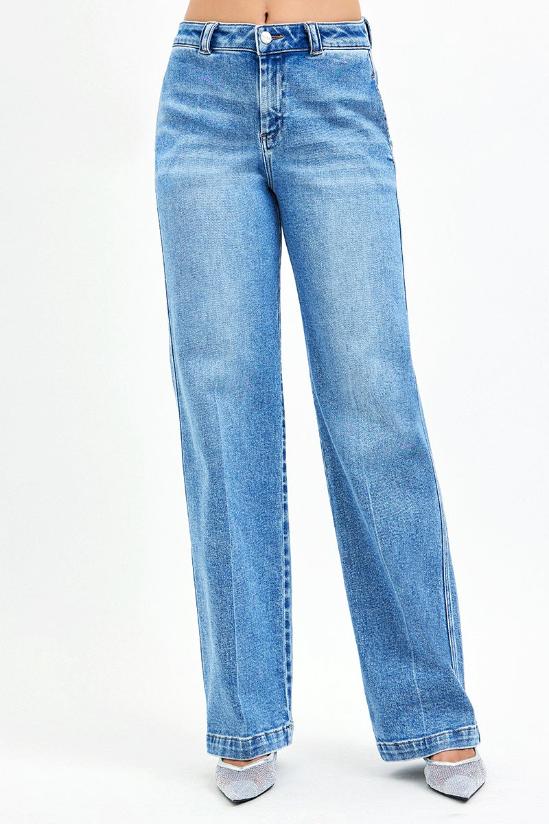 SLOUCHY STRAIGHT JEANS