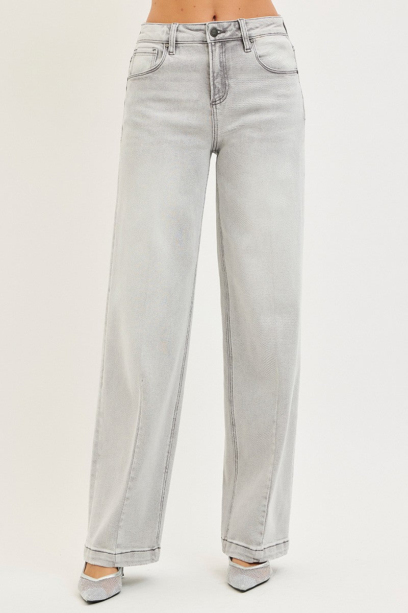 SLOUCHY BAGGY JEANS