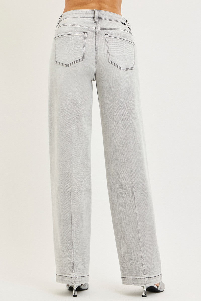 SLOUCHY BAGGY JEANS