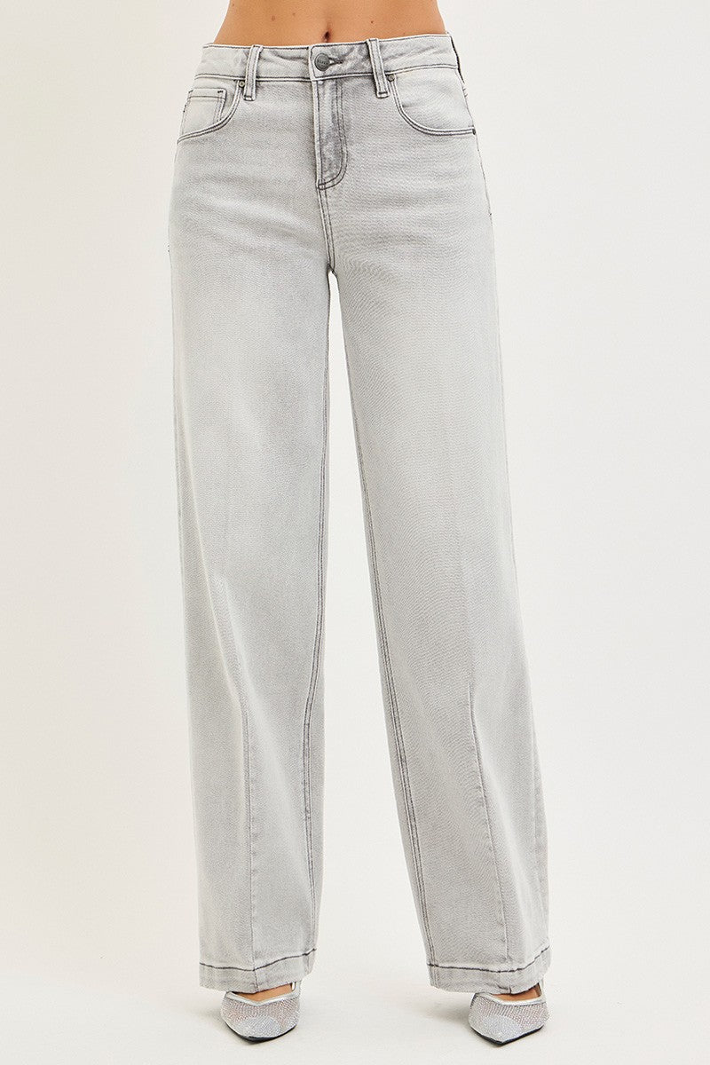 SLOUCHY BAGGY JEANS