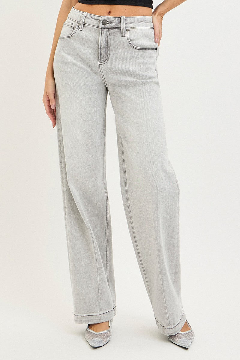 SLOUCHY BAGGY JEANS