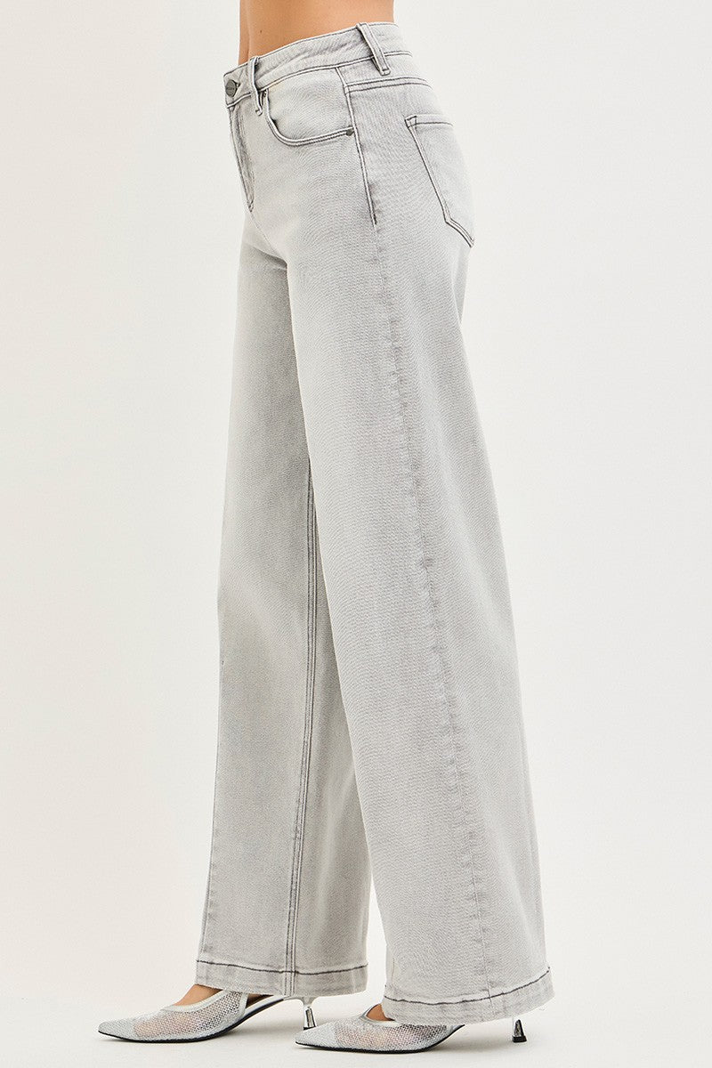 SLOUCHY BAGGY JEANS