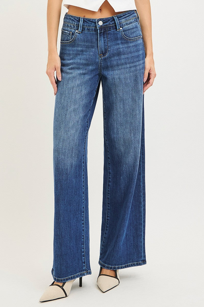 SLOUCHY BAGGY JEANS