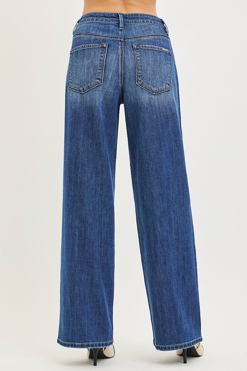 SLOUCHY BAGGY JEANS