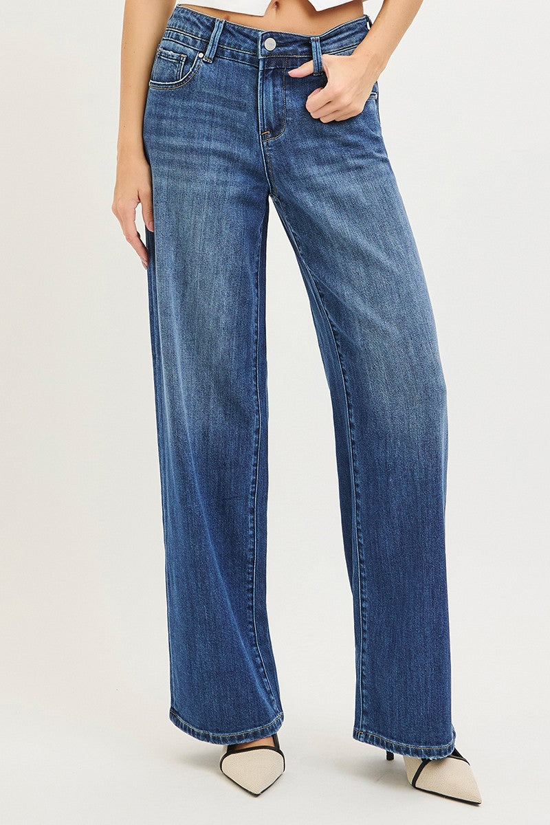 SLOUCHY BAGGY JEANS