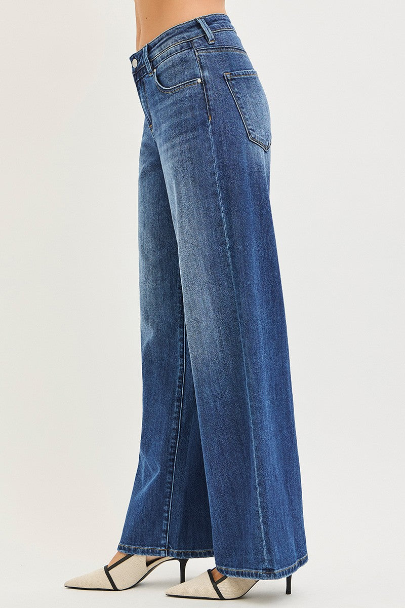 SLOUCHY BAGGY JEANS