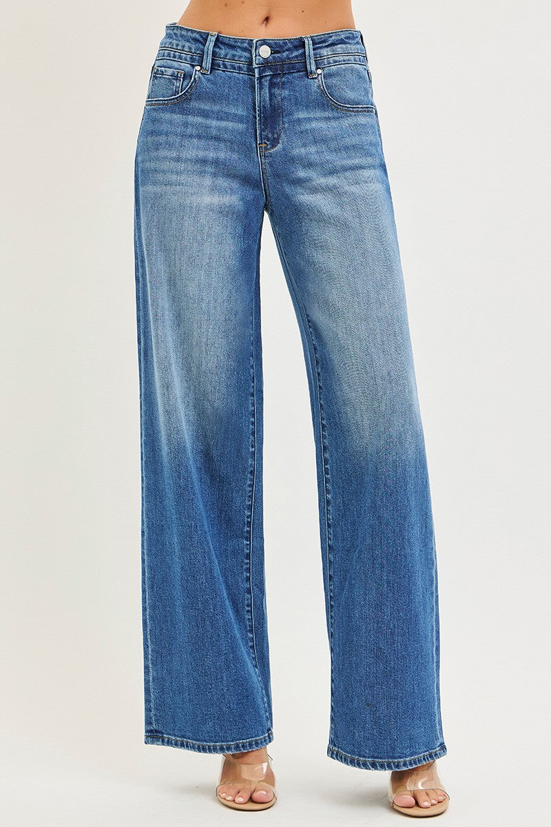 SLOUCHY BAGGY JEANS