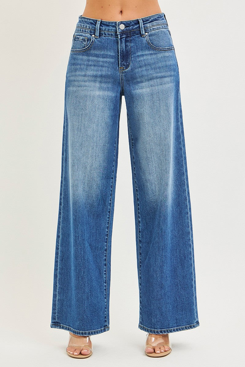 SLOUCHY BAGGY JEANS