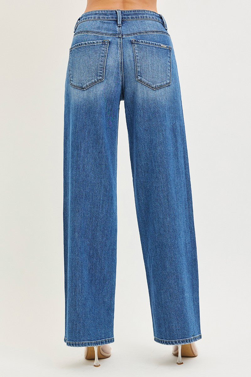 SLOUCHY BAGGY JEANS