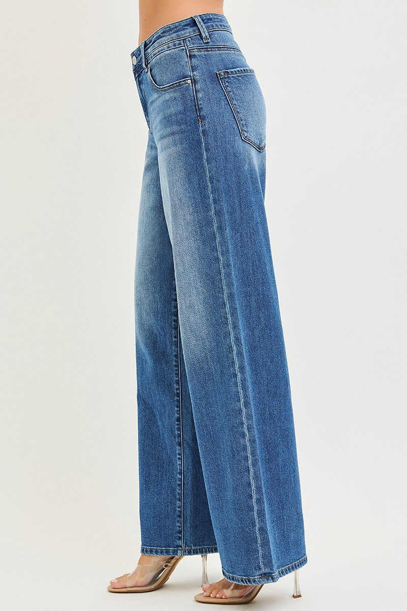 SLOUCHY BAGGY JEANS