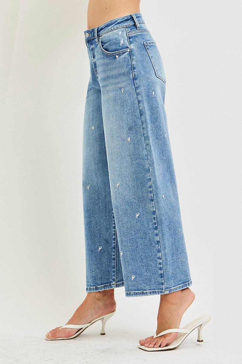 SLOUCHY CROPPED BARREL JEANS WITH EMBROIDERED HEARTS