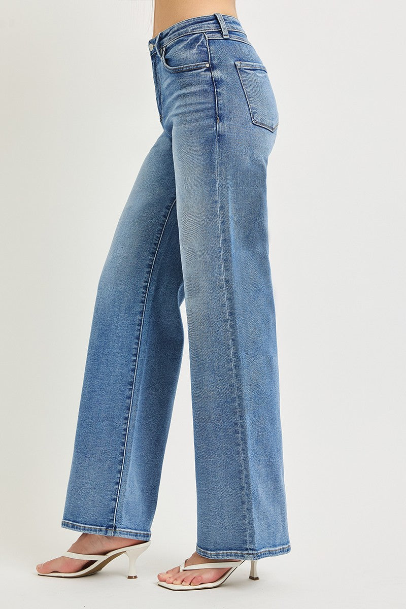 SLOUCHY WIDE JEANS